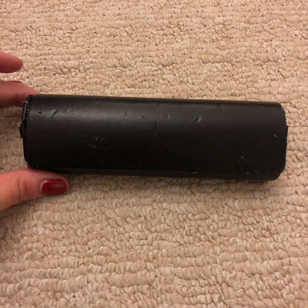 Black leather Prada glasses case - Picture 2 of 8